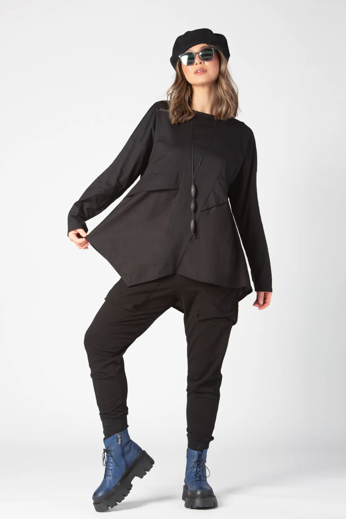 Arno Top in Black Tokyo