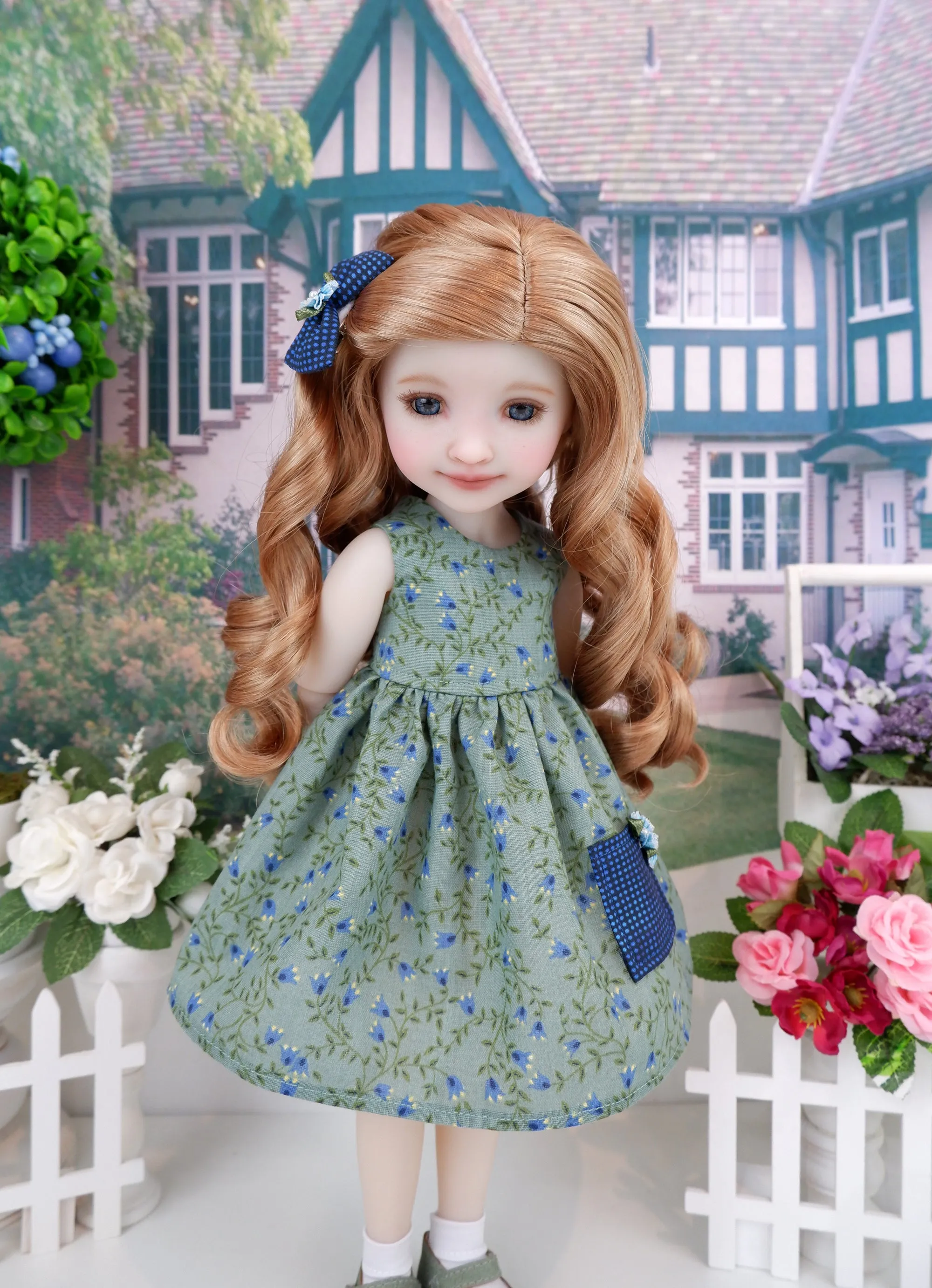 Flowering Freesia - dress with sweater & shoes for Ruby Red Fashion Friends doll
