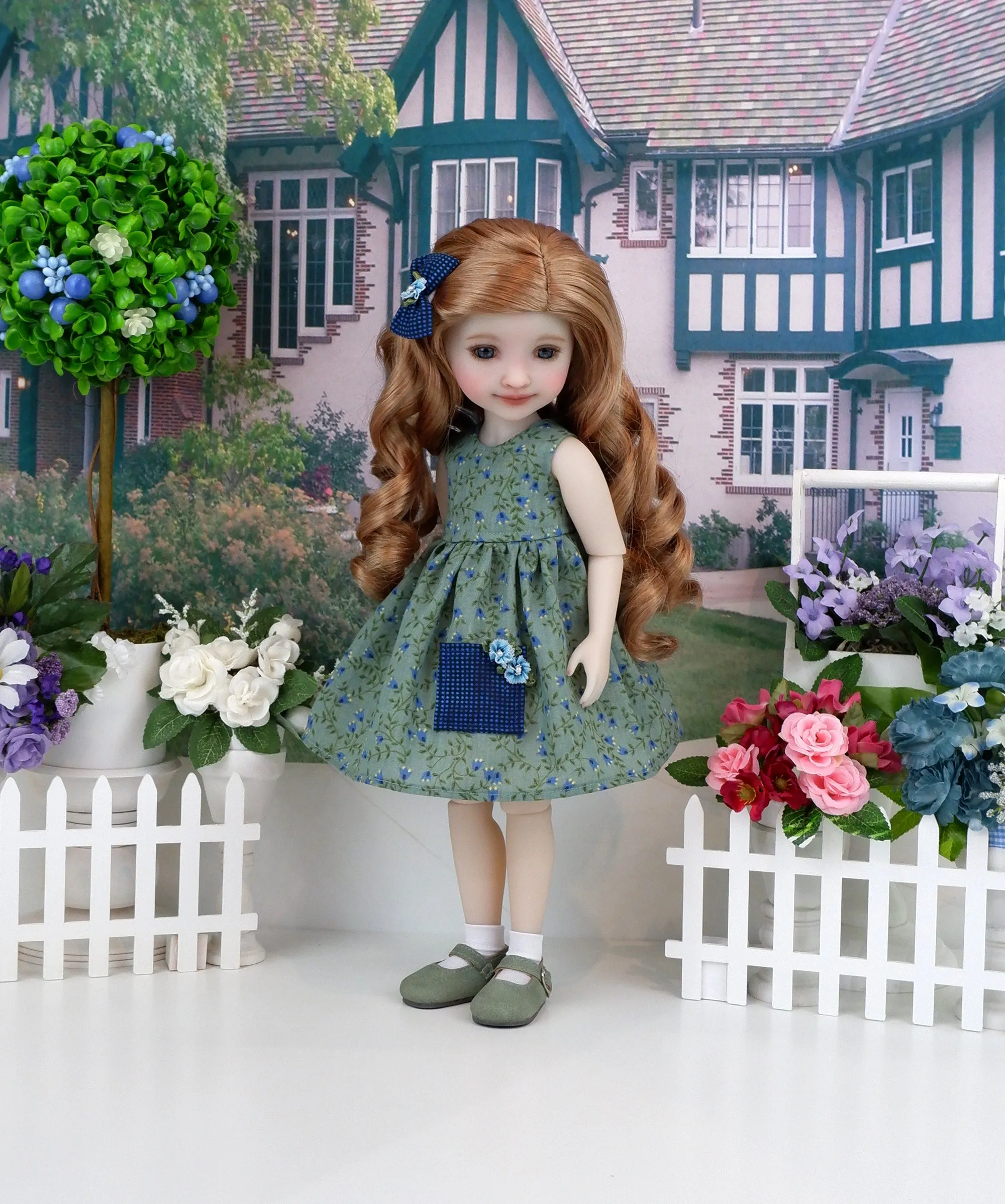 Flowering Freesia - dress with sweater & shoes for Ruby Red Fashion Friends doll