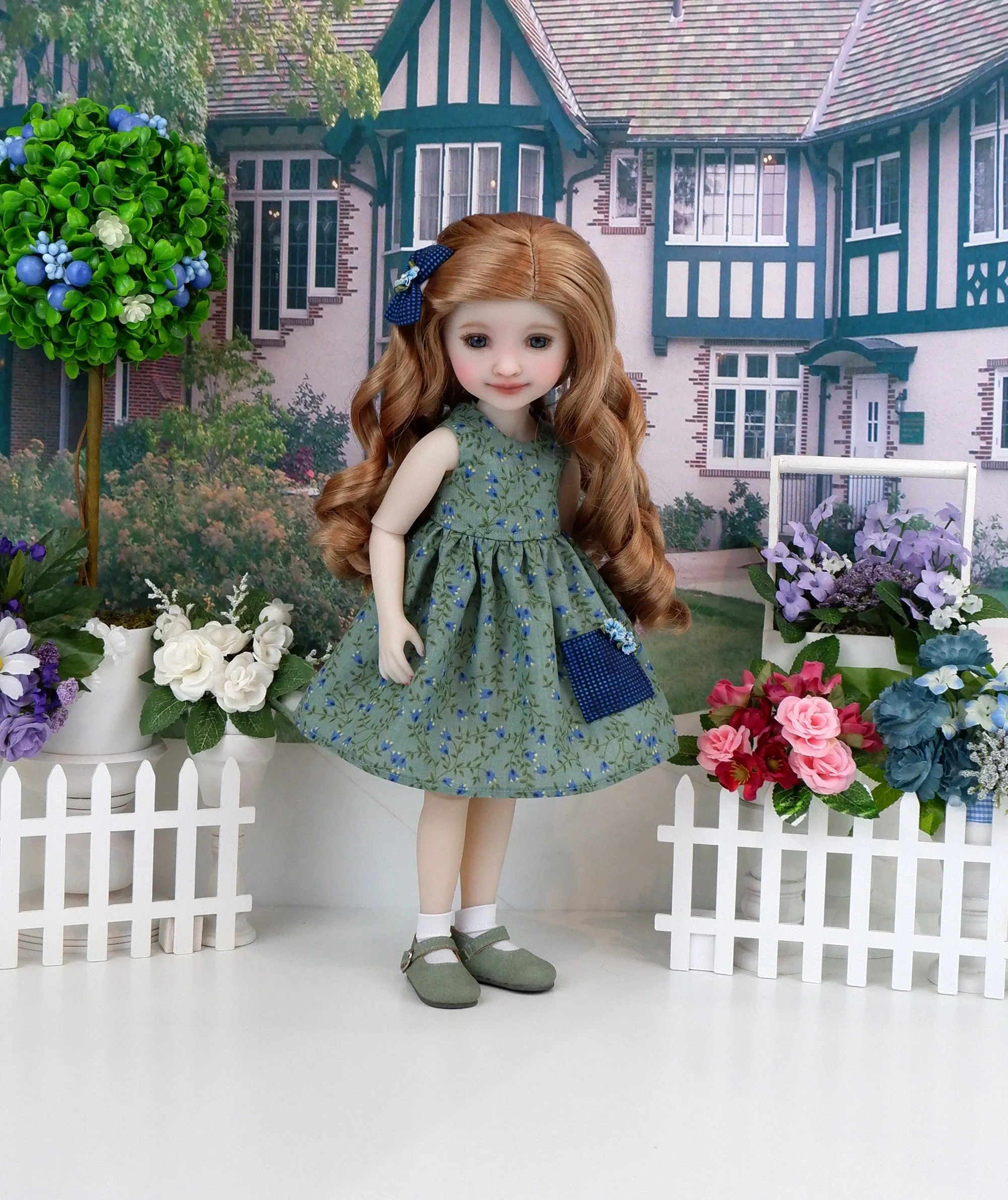 Flowering Freesia - dress with sweater & shoes for Ruby Red Fashion Friends doll