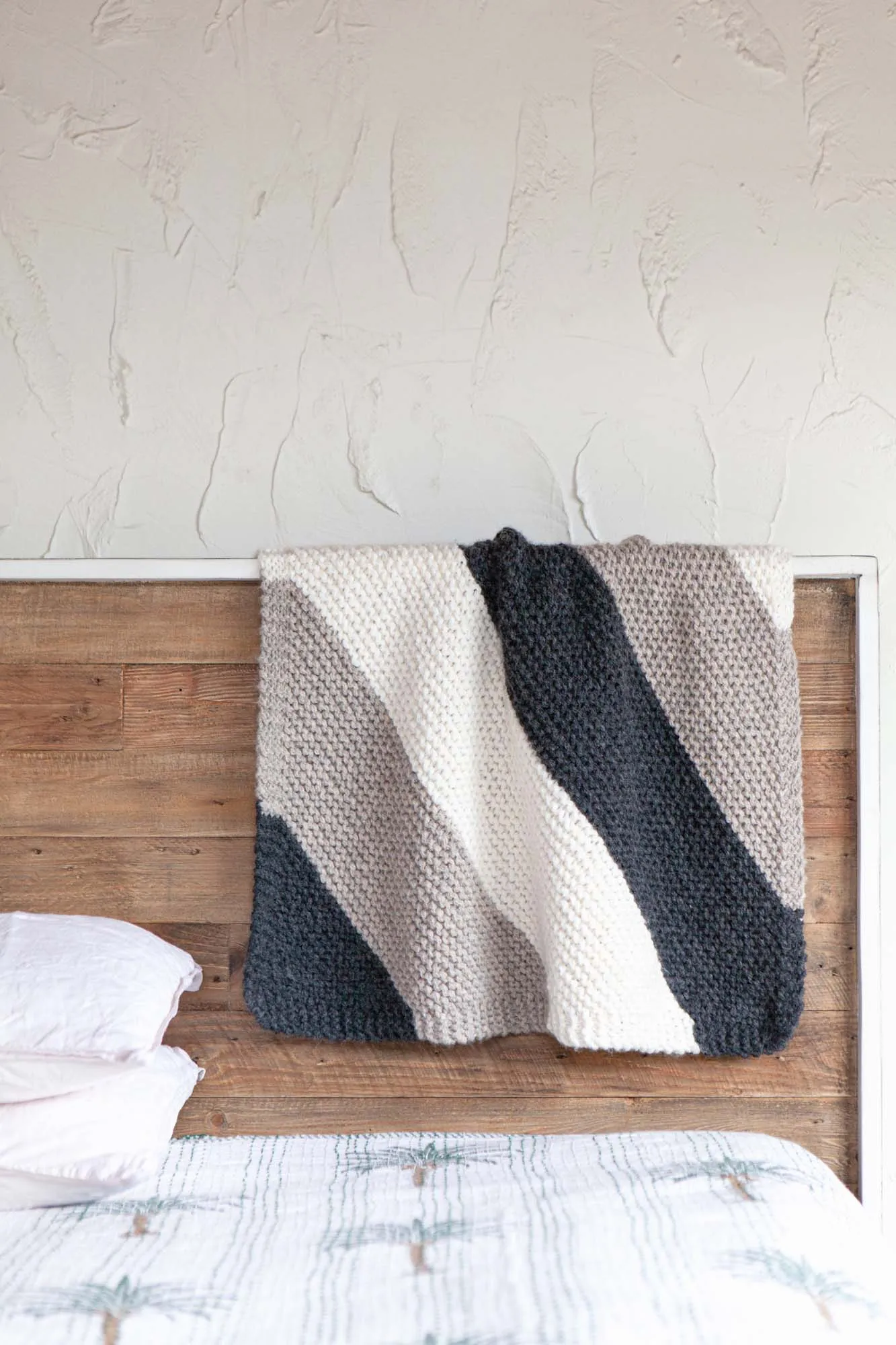 Knitting Pattern Download - Debbie Bliss Paloma Baby Blanket