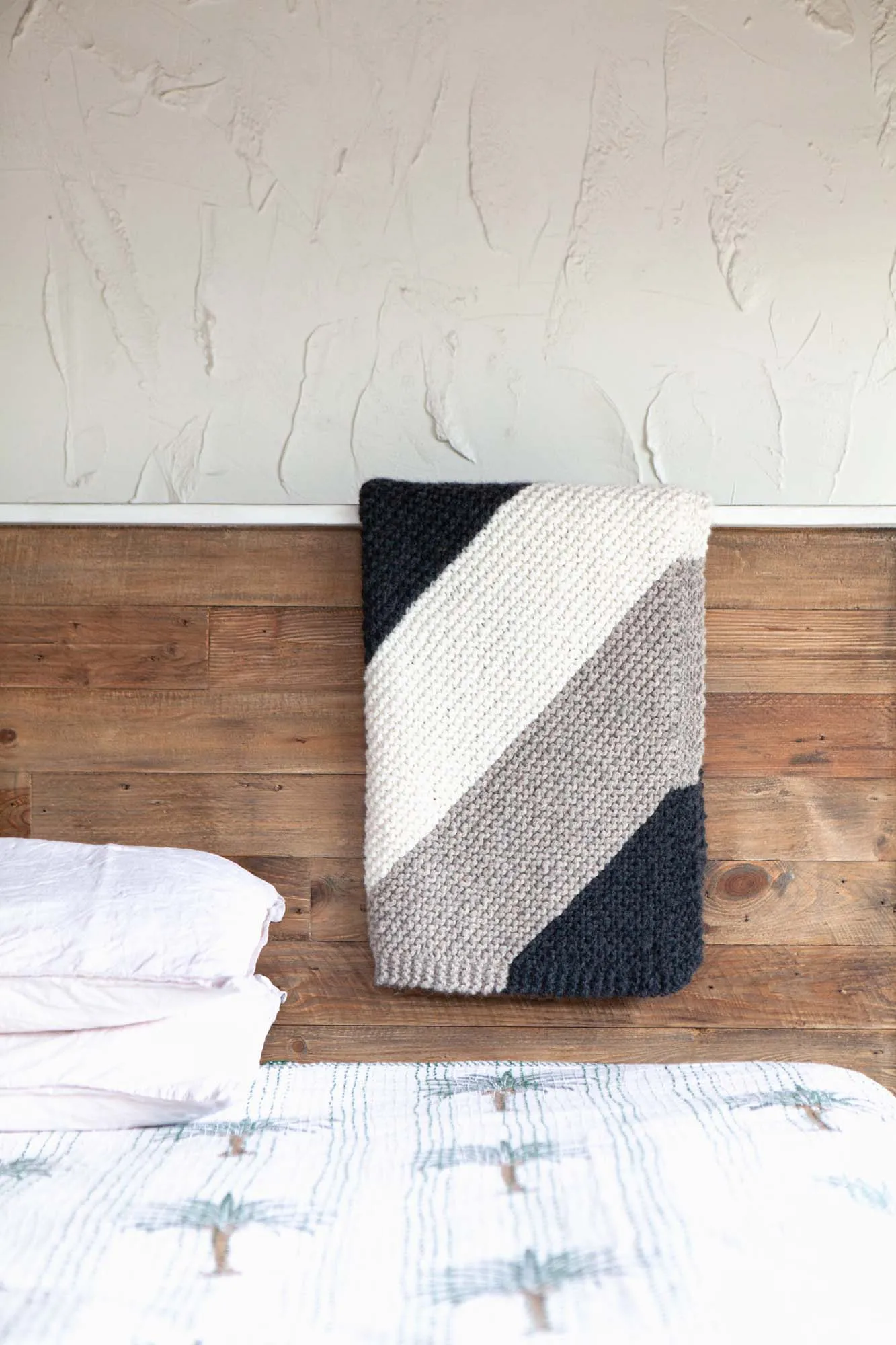 Knitting Pattern Download - Debbie Bliss Paloma Baby Blanket