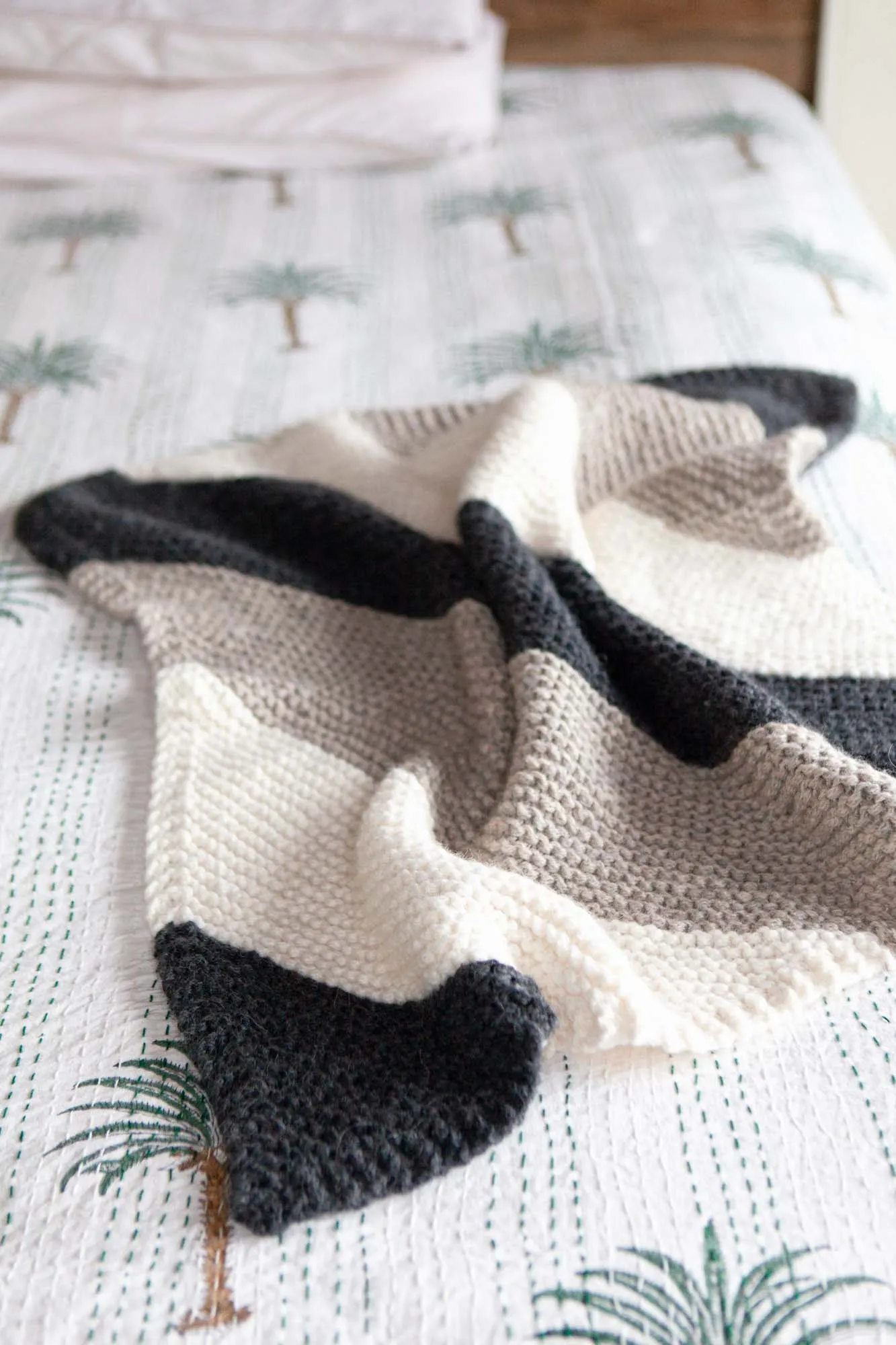 Knitting Pattern Download - Debbie Bliss Paloma Baby Blanket