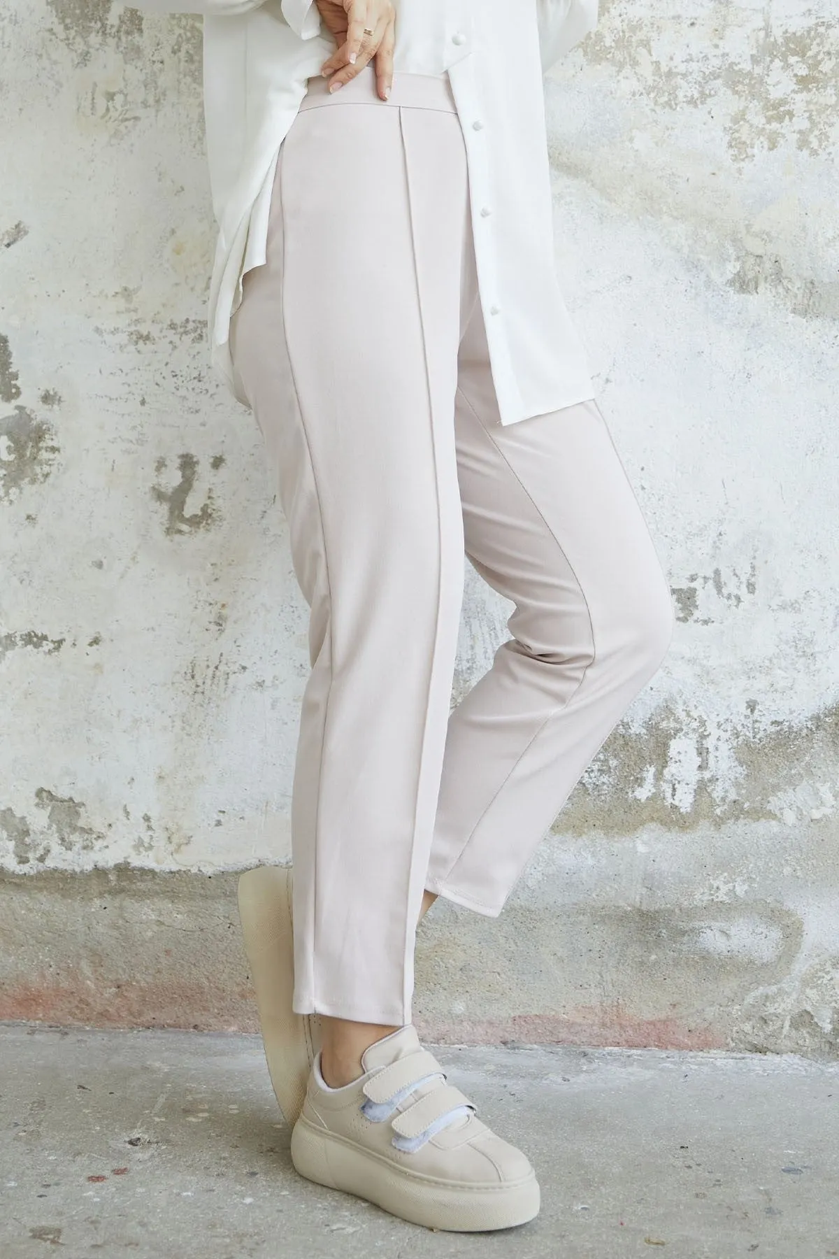 MDS Women Waist Zippered Chino Pants - Stone - La Rinconada